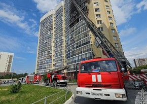 В Екатеринбурге около 50 человек эвакуировали из горящего многоэтажного здания