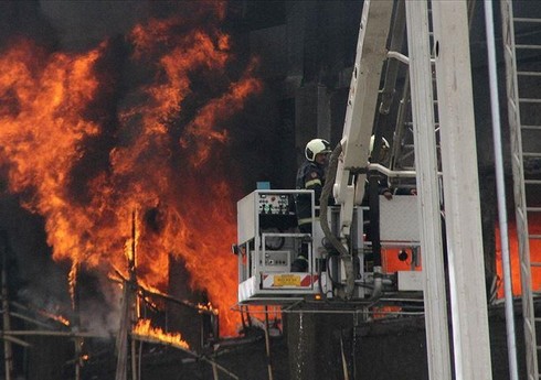 В Индии при пожаре на фабрике погибли минимум 11 человек