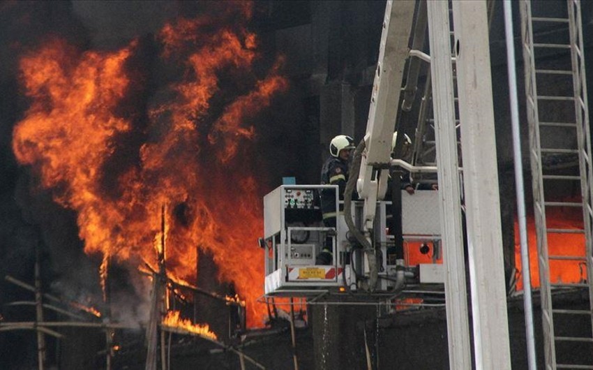 11 killed after fire breaks out in Delhi factory