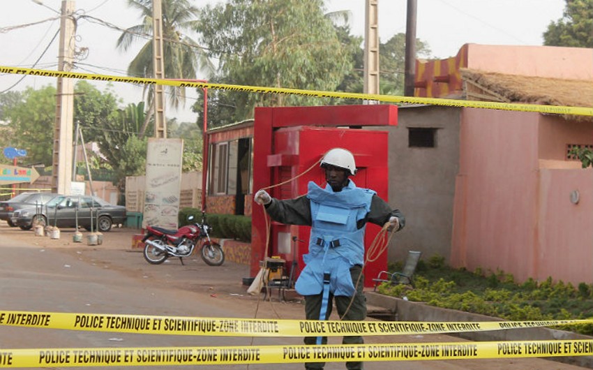 СМИ: Операция по освобождению отеля в Мали завершена