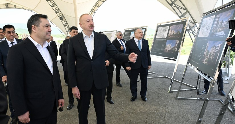 Presidents of Azerbaijan and Kyrgyzstan view master plan of Fuzuli