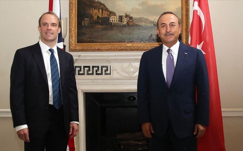 Главы МИД Турции и Британии обсудили Карабах