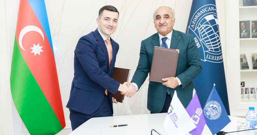 Бакинская фондовая биржа и UNEC подписали меморандум о сотрудничестве