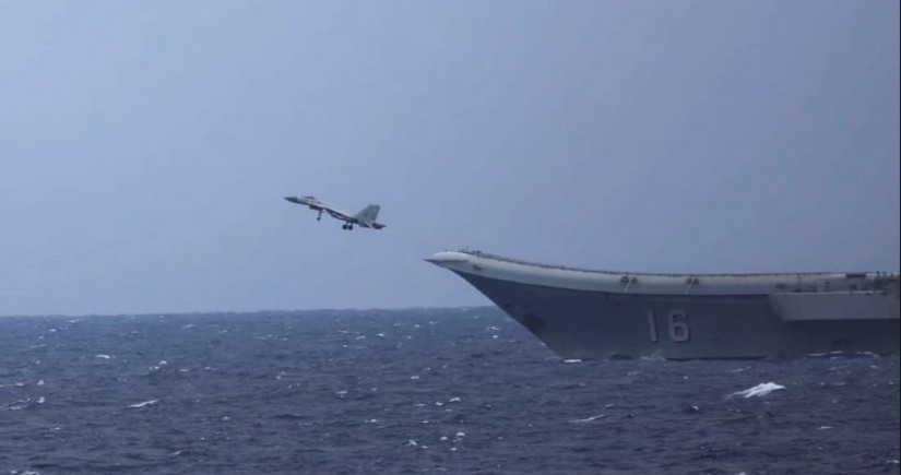 Минобороны Тайваня сообщило о военных самолетах и кораблях КНР у острова