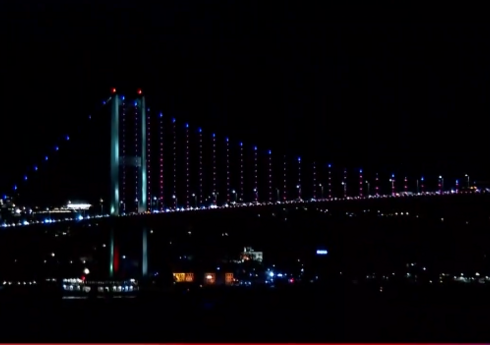 Мост шехидов в Стамбуле окрасился в цвета азербайджанского флага 