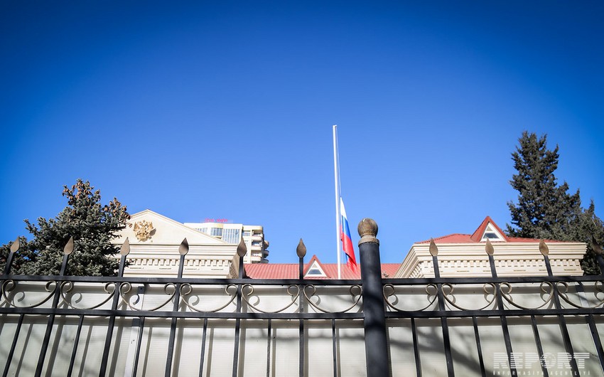 Russian Embassy in Azerbaijan lowers national flag at half-mast - PHOTO
