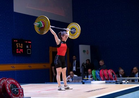 Азербайджанская тяжелоатлетка завоевала бронзовую медаль в международном турнире