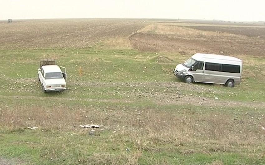 В Азербайджане пассажирский микроавтобус упал в обрыв, есть раненые - ФОТО