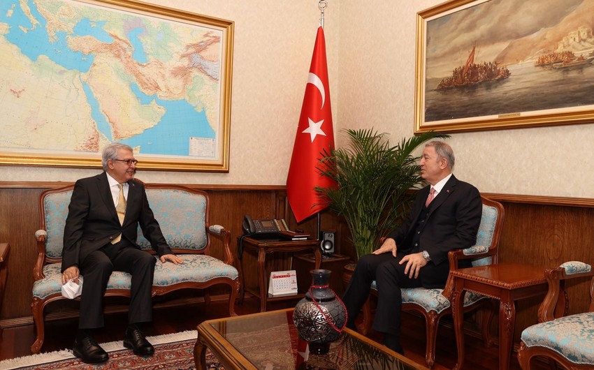 Хулуси Акар встретился со спецпредставителем Анкары на переговорах с Арменией