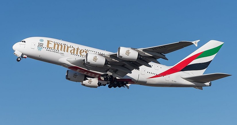 “Emirates” aviaşirkəti sərnişinlərə təyyarəyə peycer və radio aparatları götürməyi qadağan edib