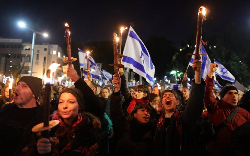 В Тель-Авиве на стихийный протест против Нетаньяху вышли десятки тысяч человек