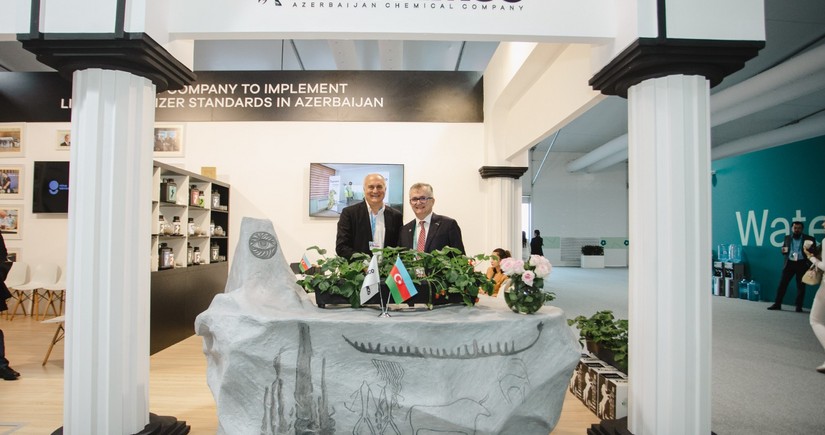 Georgian National Museum director visits AZCHEMCO Pavilion in Green Zone