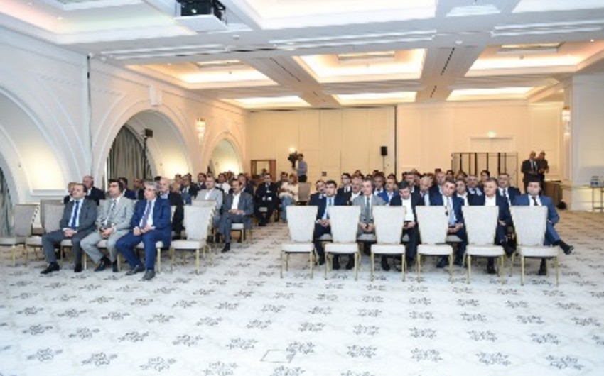 SOCAR officials attend a seminar on theme 'Management of changes'