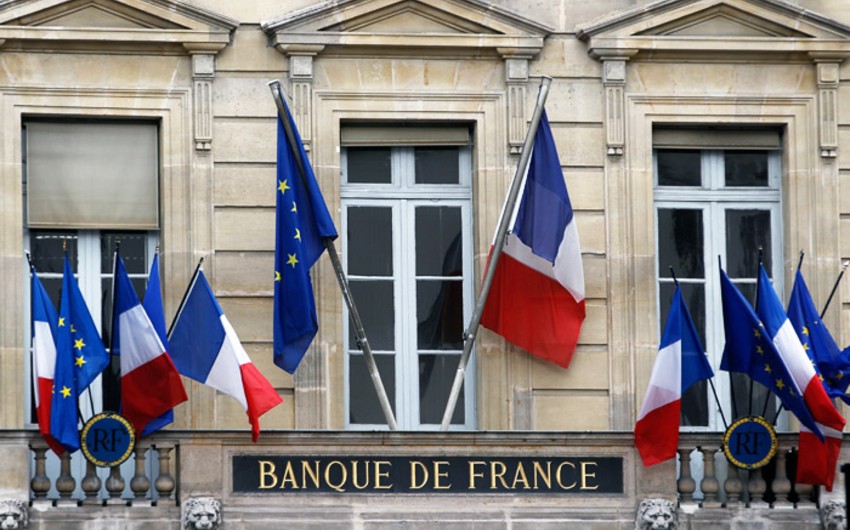 French Central Bank trims 2024 GDP forecasts to 0.8%
