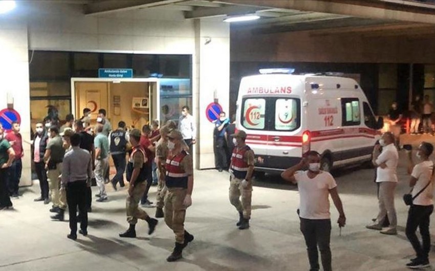В Турции перевернулся военный автомобиль, есть жертвы