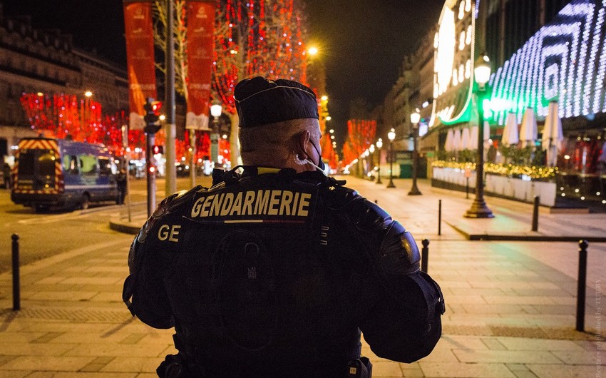  Во Франции оштрафовали 1,6 тыс. участников новогодней вечеринки