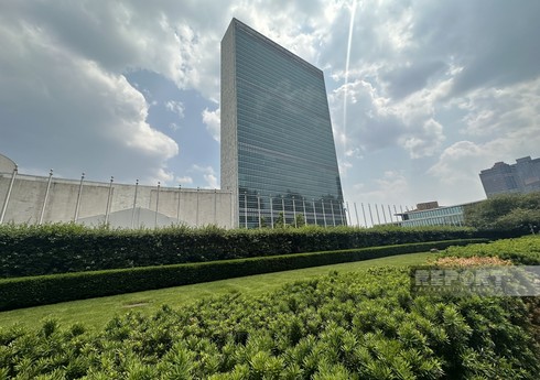 В штаб-квартире ООН спущены флаги