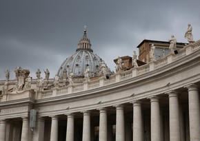 Vatikan keşişlərin eynicinsli cütlüklərə xeyir-dua verməsini qadağan edib