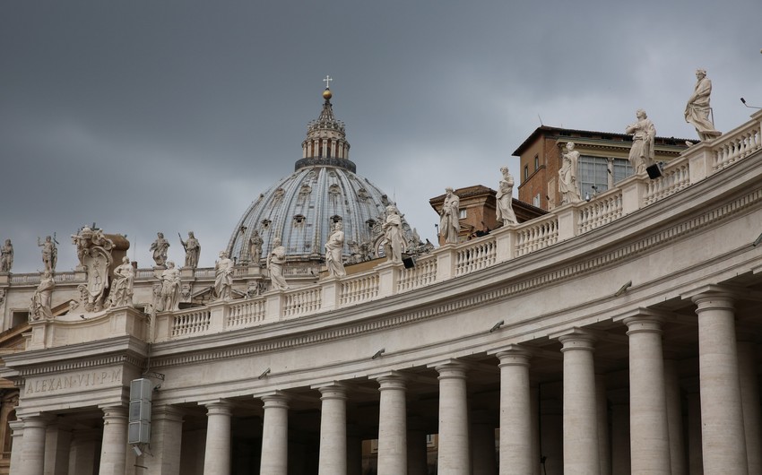 Vatikan keşişlərin eynicinsli cütlüklərə xeyir-dua verməsini qadağan edib