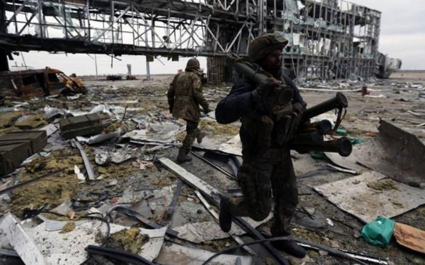 ​Ukrayna hərbçiləri Donetsk aeroportunu tərk edib