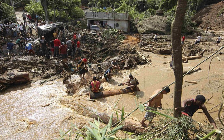 Число жертв наводнений в Колумбии выросло до 290 человек