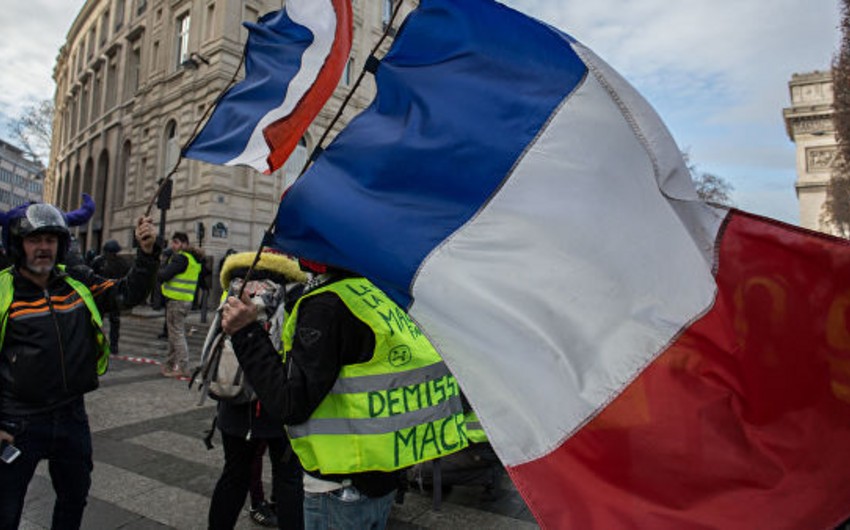 В Париже в ходе манифестаций профсоюзов задержаны 13 человек