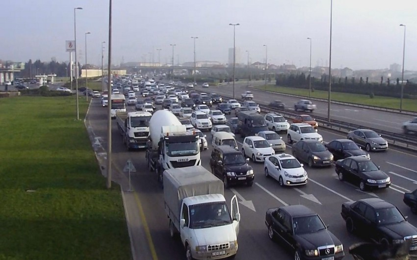 Traffic density observed on some roads in Baku