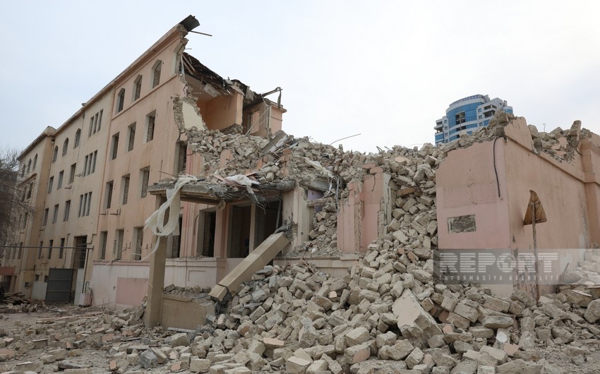 Снос старого здания Бакинского Европейского лицея приостановлен