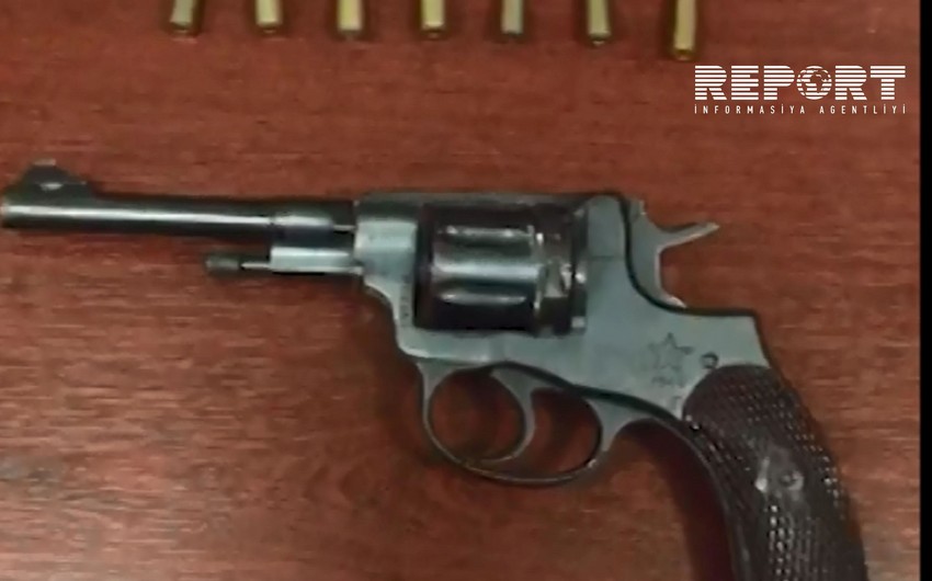 В Баку обнаружен пистолет Наган итальянского производства