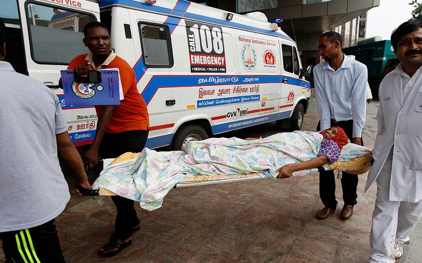 В Индии грузовик врезался в толпу верующих: есть погибшие и раненые