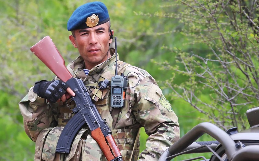 Tacikistanda antiterror əməliyyatı zamanı 1 zabit ölüb, 13 hərbçi yaralanıb