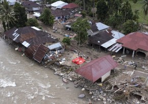 Не менее 34 человек погибли в результате наводнений в Индонезии