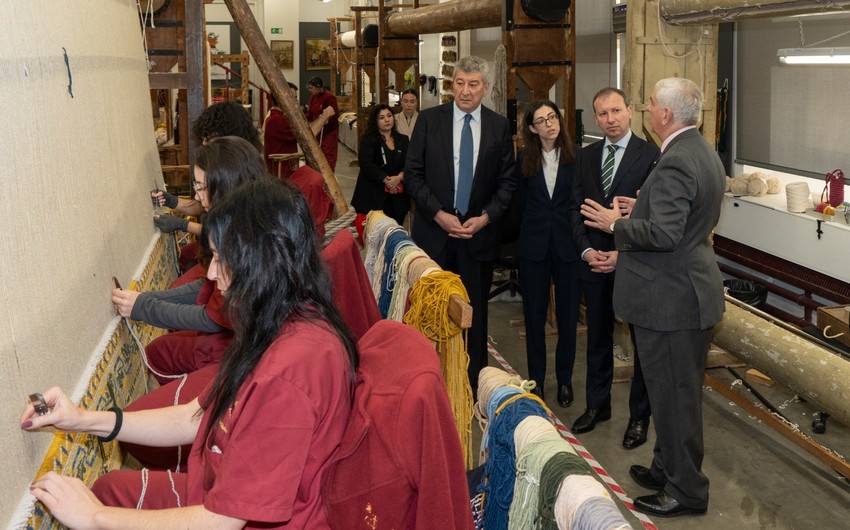 Azerbaijani carpets presented in Spain