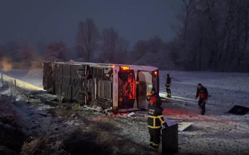 6 dead, 33 injured after bus rolls over in Türkiye's Kastamonu