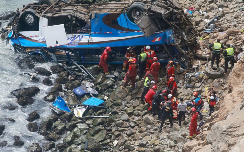 Число жертв аварии с автобусом в Перу возросло до 48 человек - ОБНОВЛЕНО