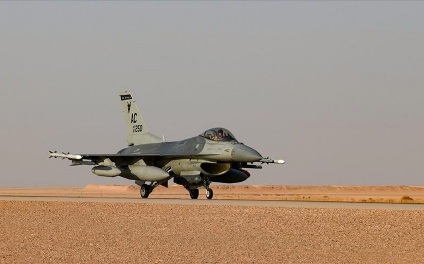 ABŞ-də “F-16” təlimi keçən pilotlar 2025-ci ildə Ukraynaya dönəcəklər