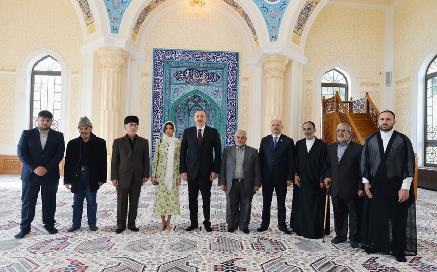 Президент Ильхам Алиев принял участие в открытии нового здания мечети Гаджи Джавад