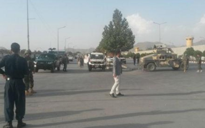 В Кабуле возле министерства развития сельских районов прогремел взрыв