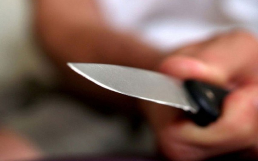 В Баку ранили ножом парня, выдававшего себя за девушку