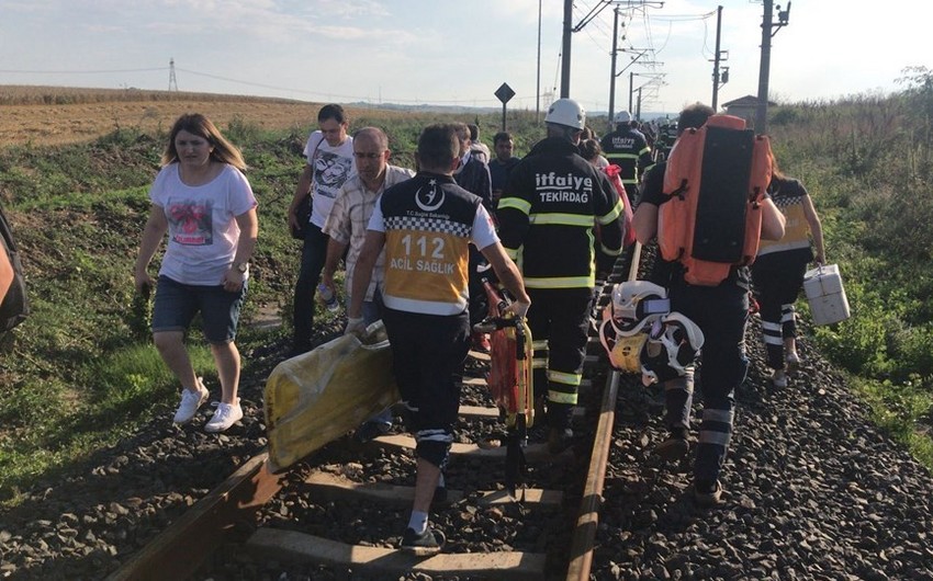Число жертв аварии на железной дороге в Турции возросло до 24 - ФОТО - ОБНОВЛЕНО - 3
