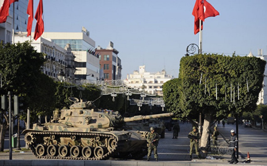 Тунис продлил режим чрезвычайного положения на четыре месяца
