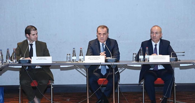 Джейхун Байрамов принял участие в обсуждениях на круглом столе в Словакии 