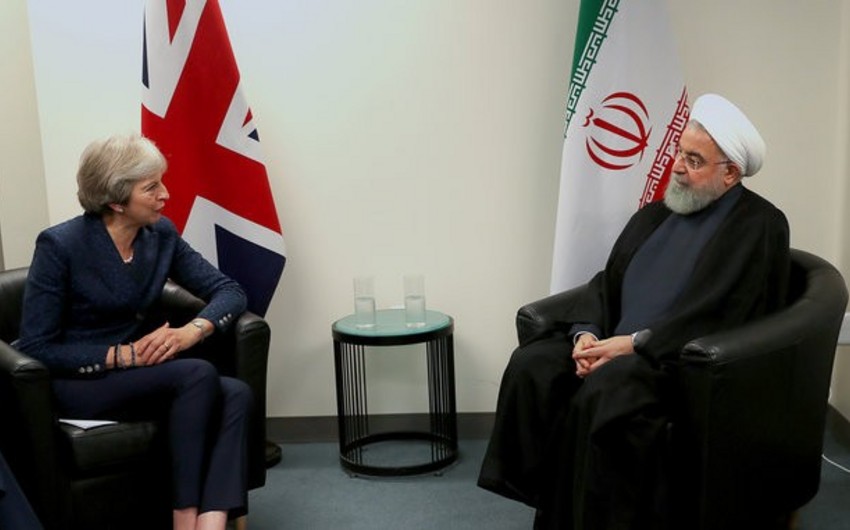 Böyük Britaniyanın Baş naziri İran Prezidenti ilə görüşüb