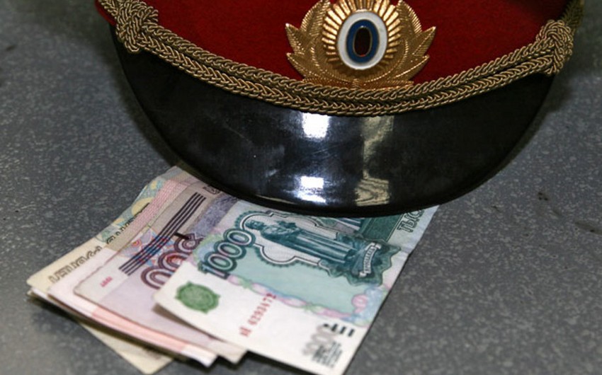 ​Азербайджанца оштрафовали за взятку полицейскому