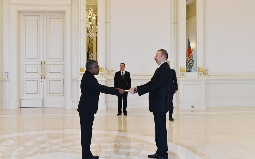 Президент Ильхам Алиев принял верительные грамоты новоназначенного посла Судана в Азербайджане