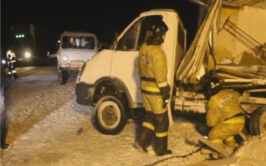 Rusiyada baş vermiş yol qəzasında 3 nəfər ölüb, 11 nəfər xəsarət alıb - FOTO