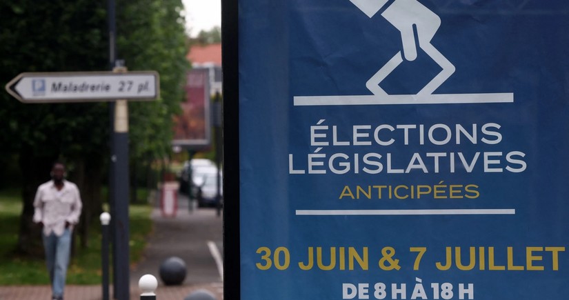 СМИ: Правая партия Нацобъединение лидирует на выборах во Франции