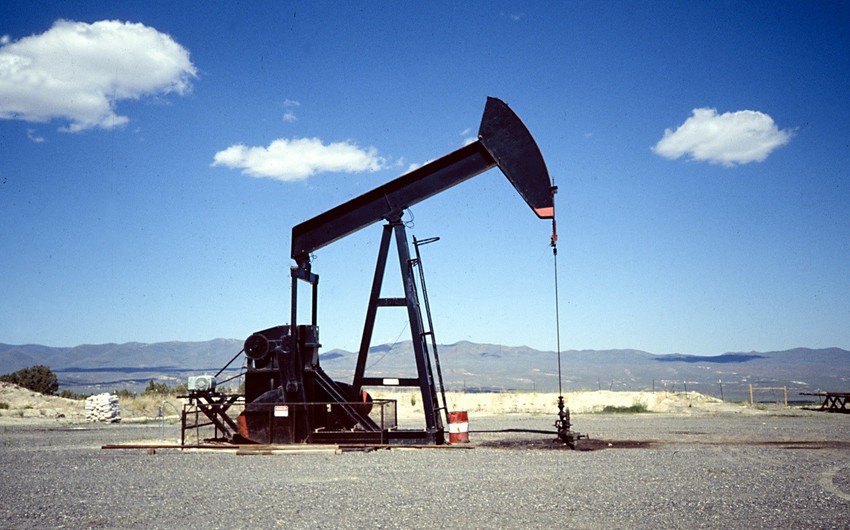 Нефть дешевеет на данных о росте добычи в США