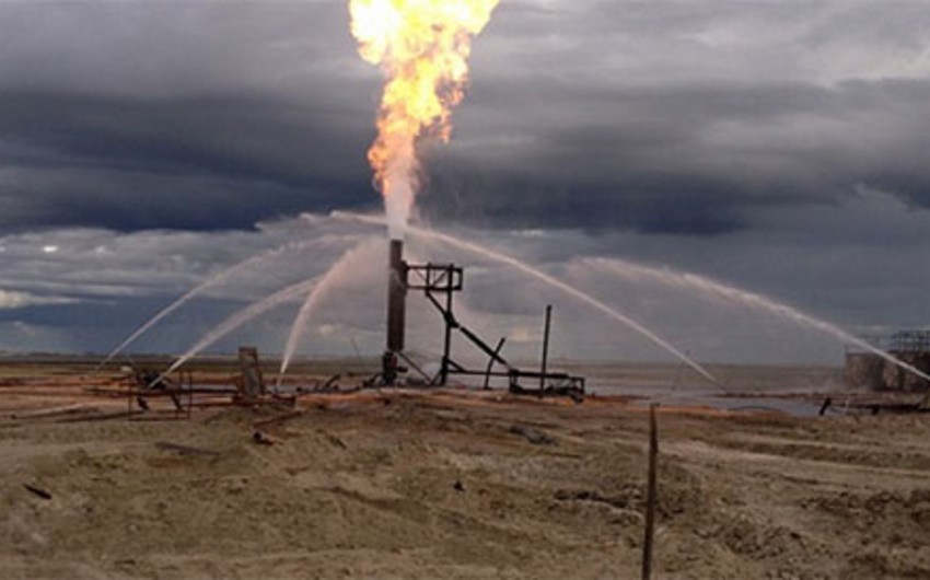 В Казахстане произошел пожар на нефтяном месторождении, есть погибший
