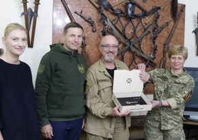Министр обороны Эстонии посетил Киев и передал ВСУ мобильный госпиталь